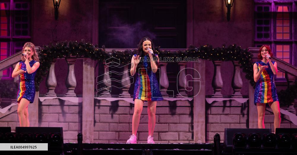 Premiere of Gi-Ga Gantische Christmas Show - Rotterdam