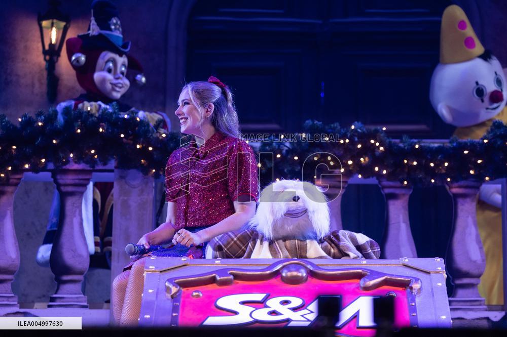 Premiere of Gi-Ga Gantische Christmas Show - Rotterdam