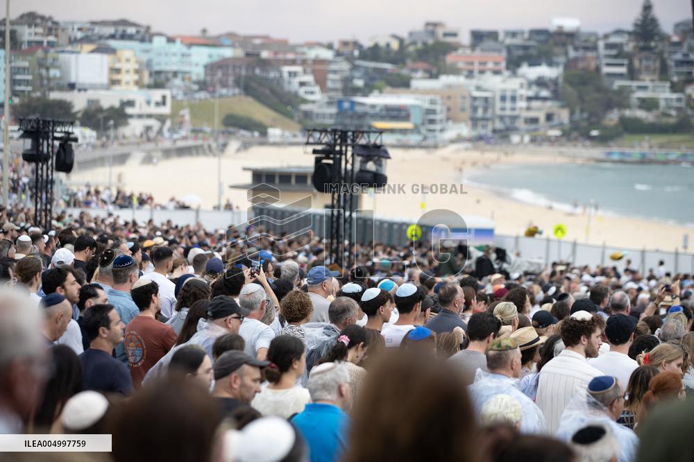 Bondi Beach Memorial Service in Sydney - Australia
