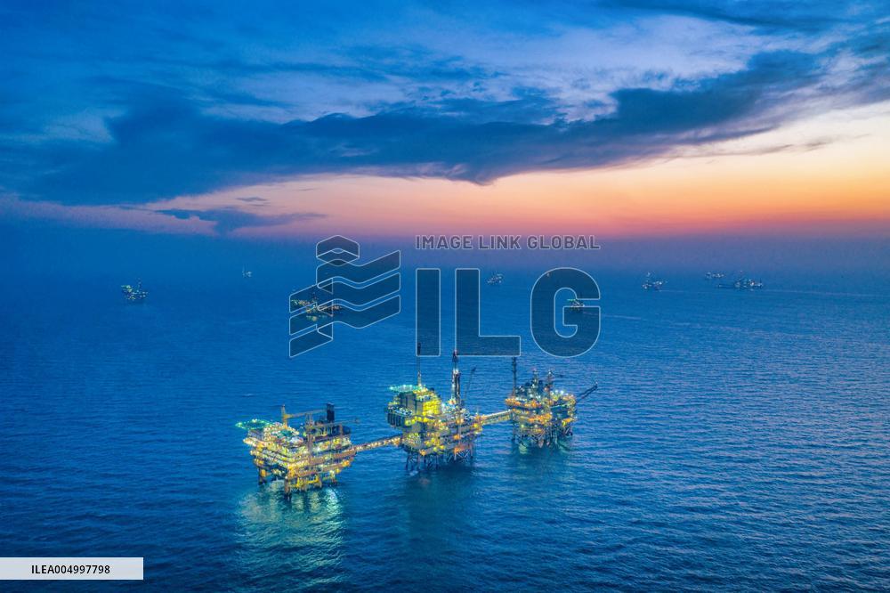 Chinese Offshore Oil And Gas Platforms - Bohai Oilfield