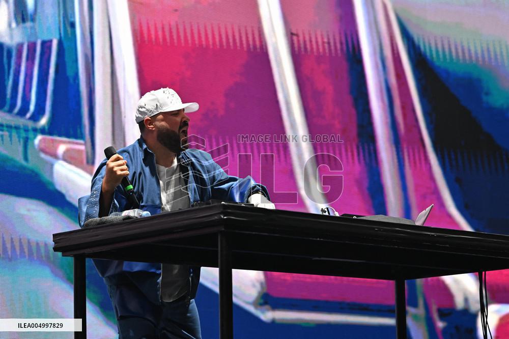 DJ Bens Performs at the Defense Arena - Paris