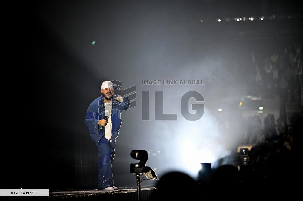 DJ Bens Performs at the Defense Arena - Paris