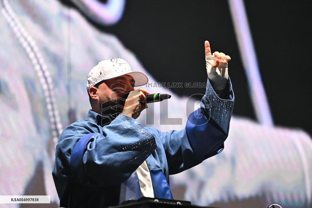 DJ Bens Performs at the Defense Arena - Paris