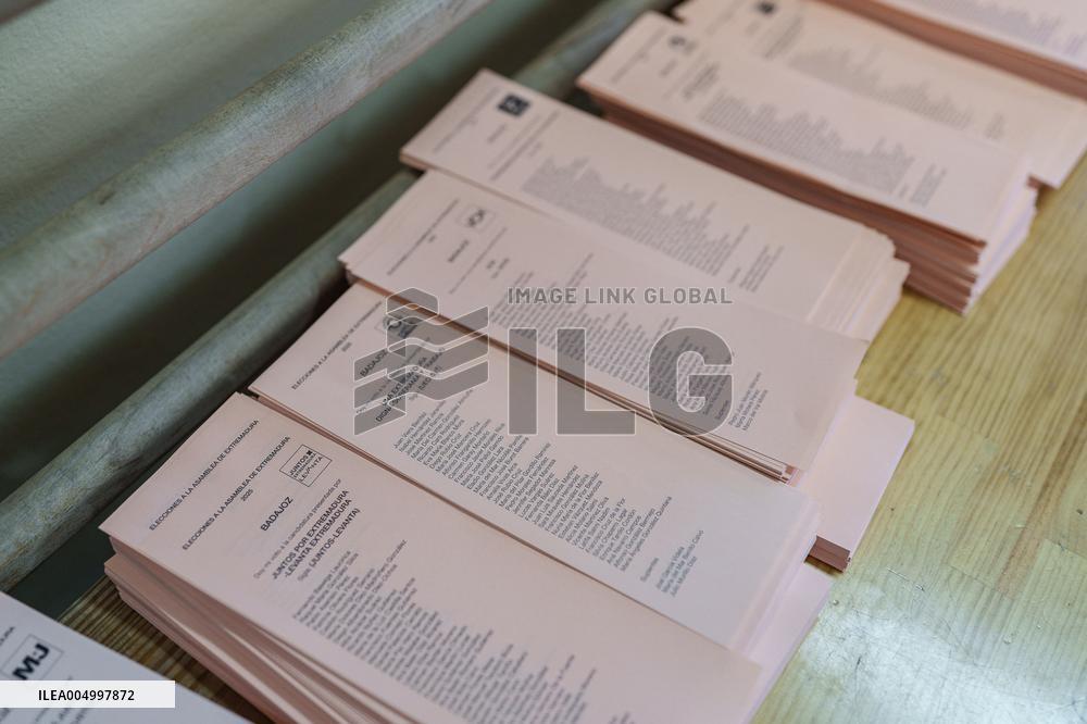Election Day in Extremadura - Spain