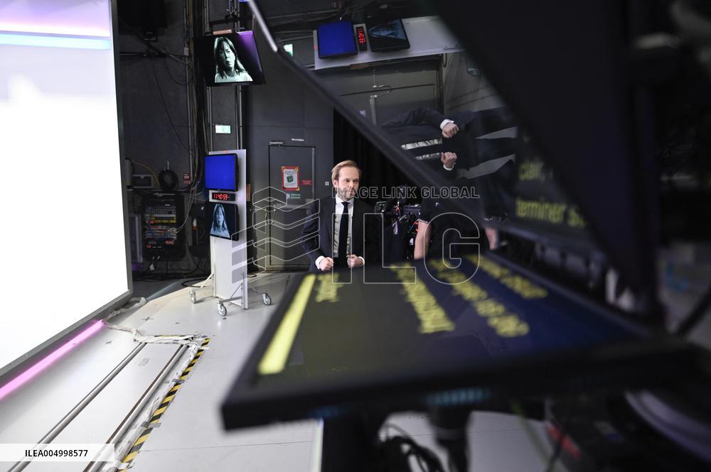 Charles Alloncle On Dimanche En Politique - Paris