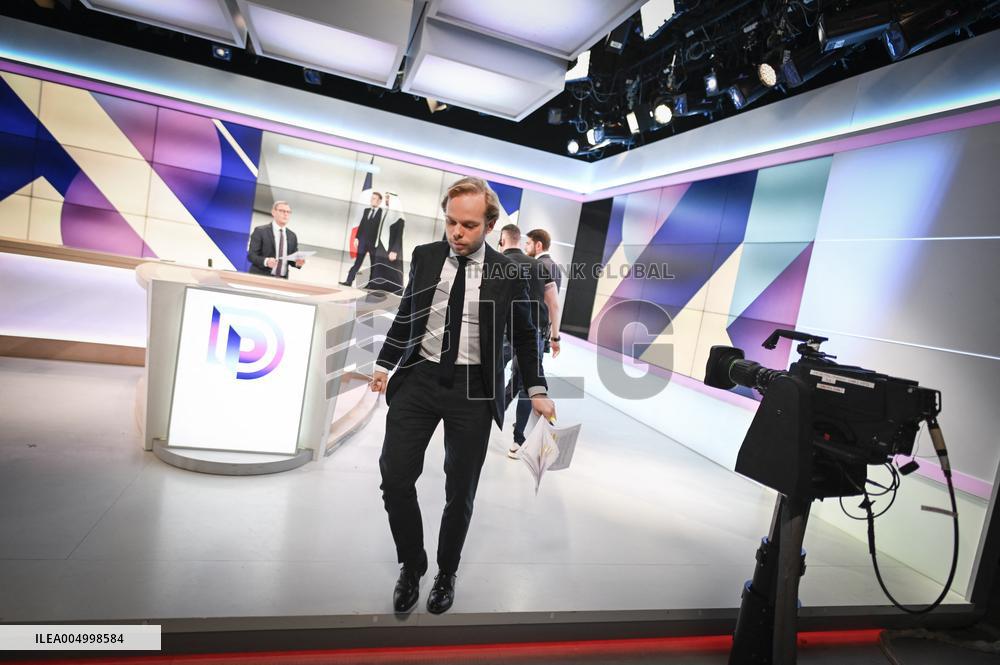 Charles Alloncle On Dimanche En Politique - Paris