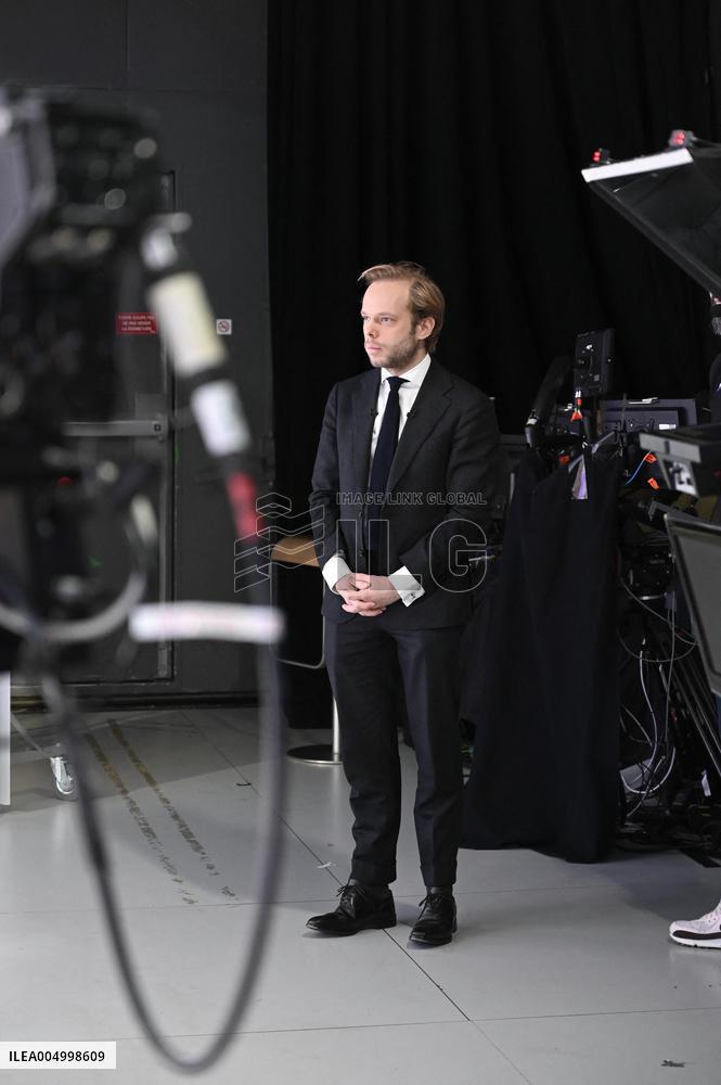 Charles Alloncle On Dimanche En Politique - Paris