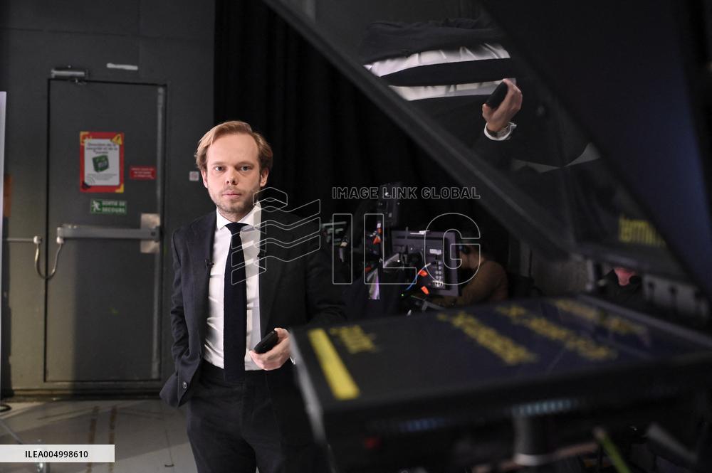 Charles Alloncle On Dimanche En Politique - Paris