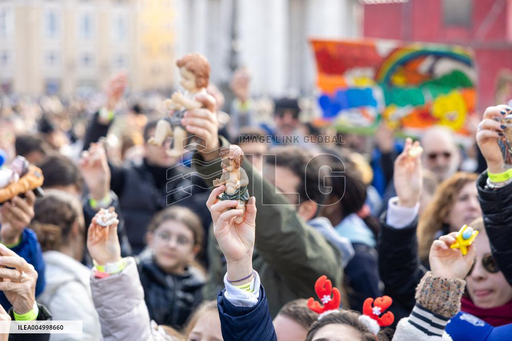 Baby Jesus Figurines During The Angelus Prayer - Vatican
