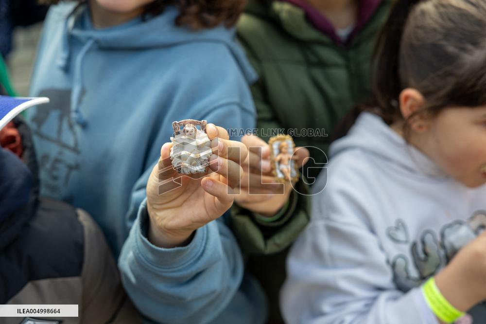 Baby Jesus Figurines During The Angelus Prayer - Vatican