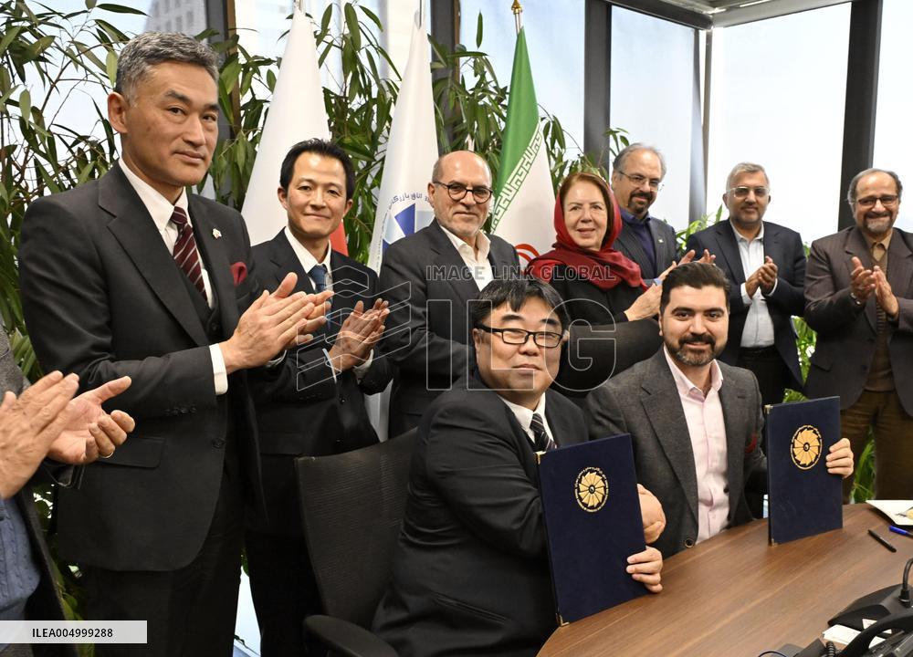 JETRO, Tehran chamber of commerce sign note to deepen economic ties