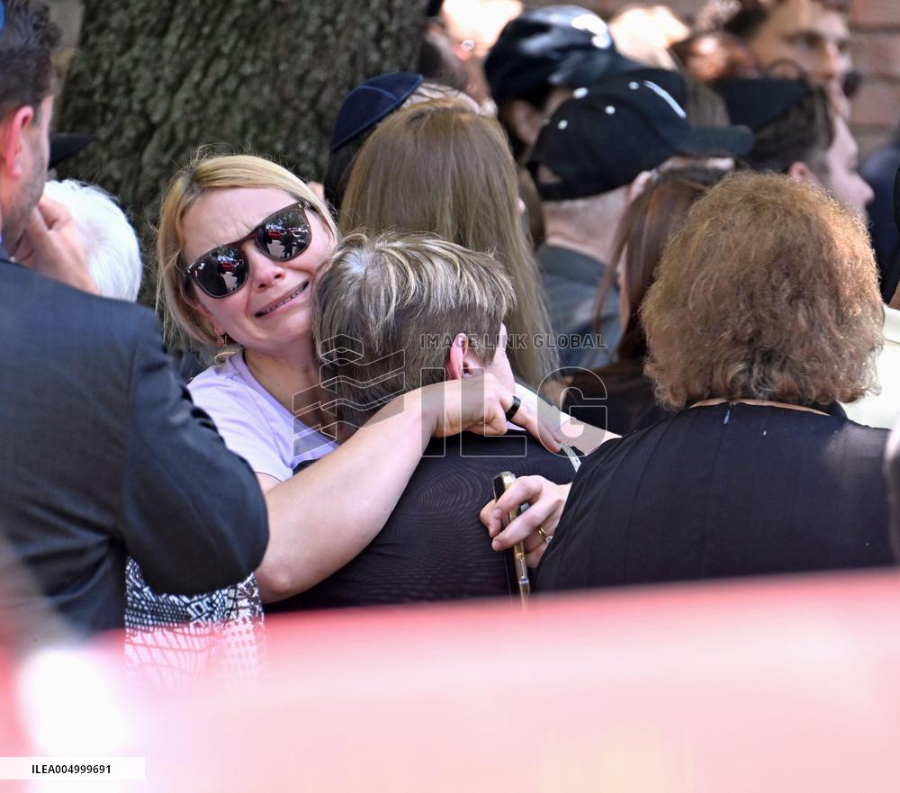Mass shooting in Sydney