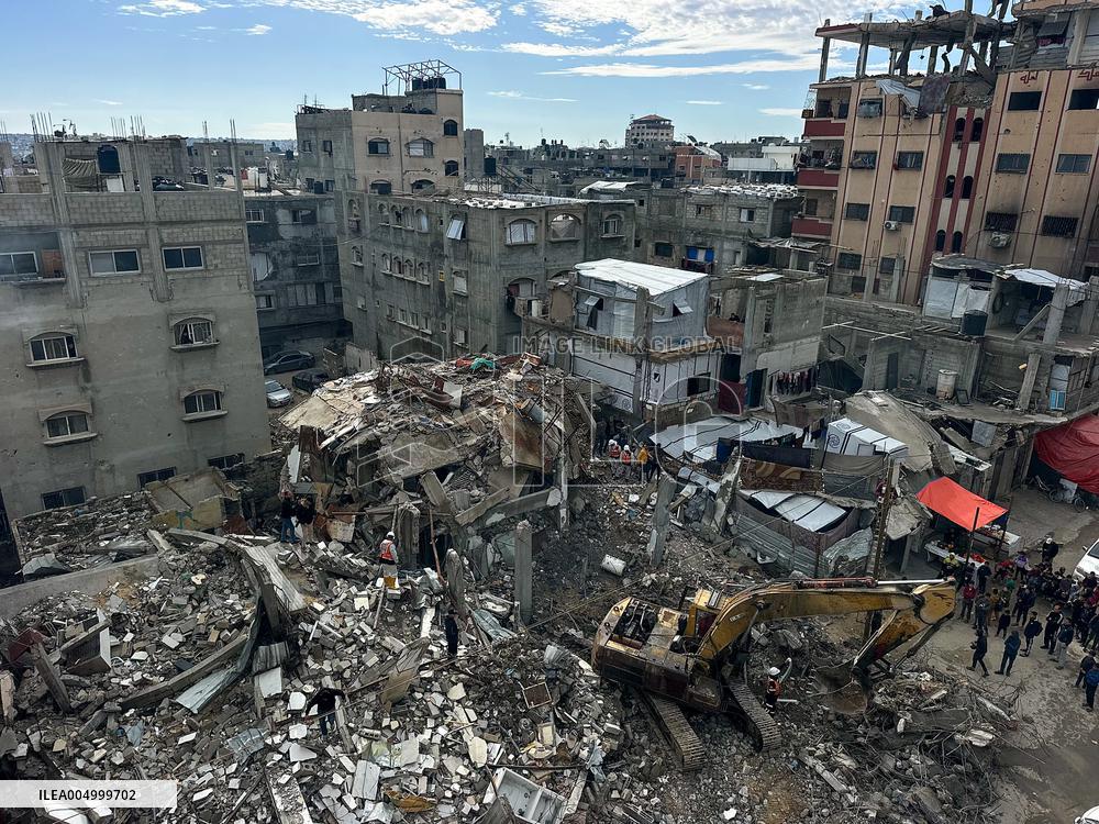 Search Continues for Bodies Under Rubble - Gaza