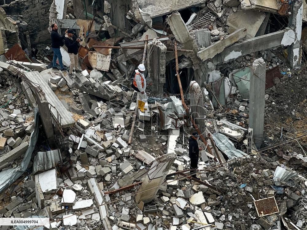 Search Continues for Bodies Under Rubble - Gaza