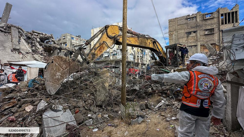 Search Continues for Bodies Under Rubble - Gaza