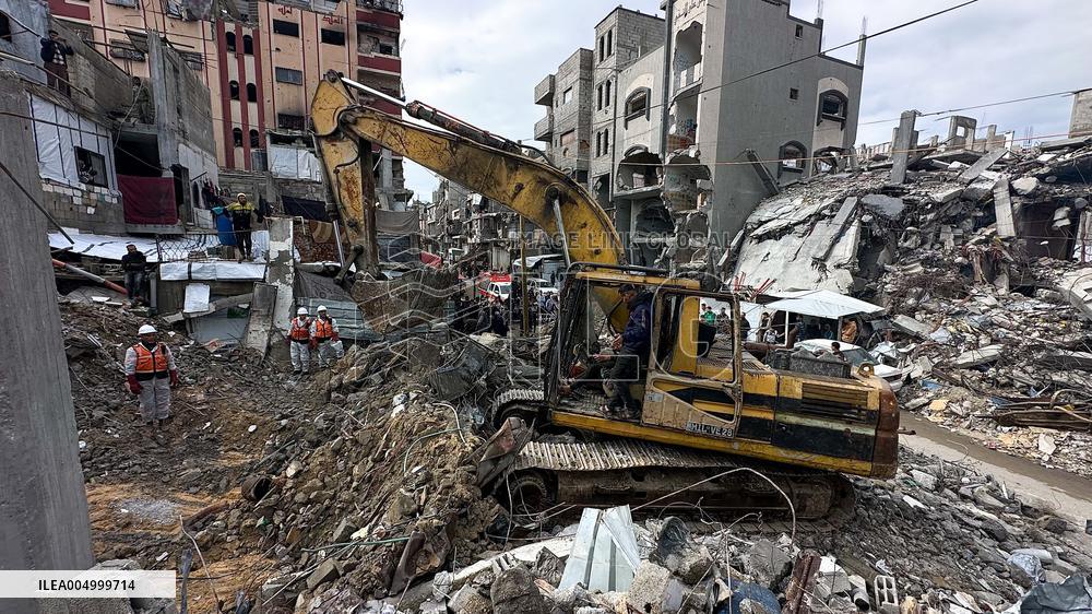 Search Continues for Bodies Under Rubble - Gaza