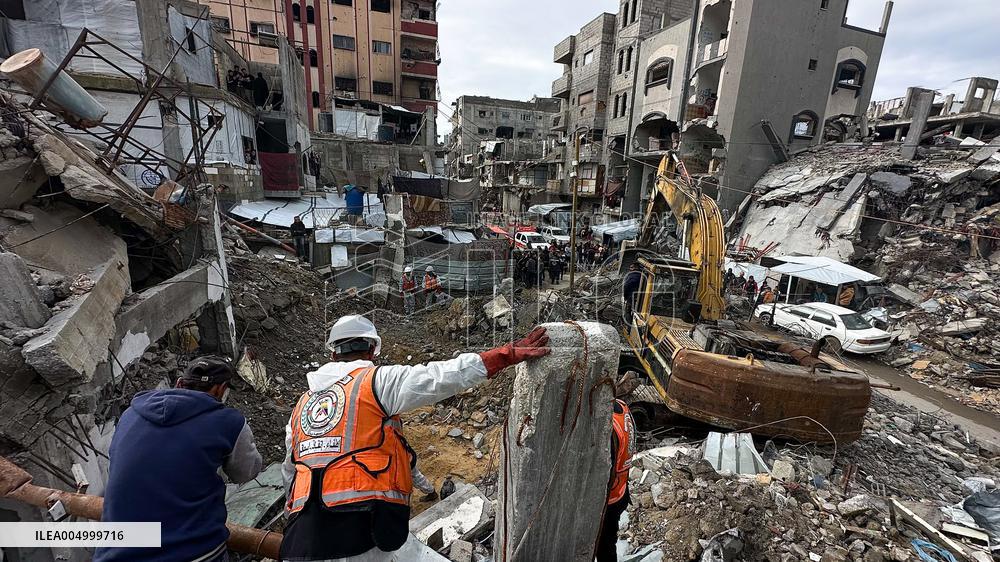 Search Continues for Bodies Under Rubble - Gaza