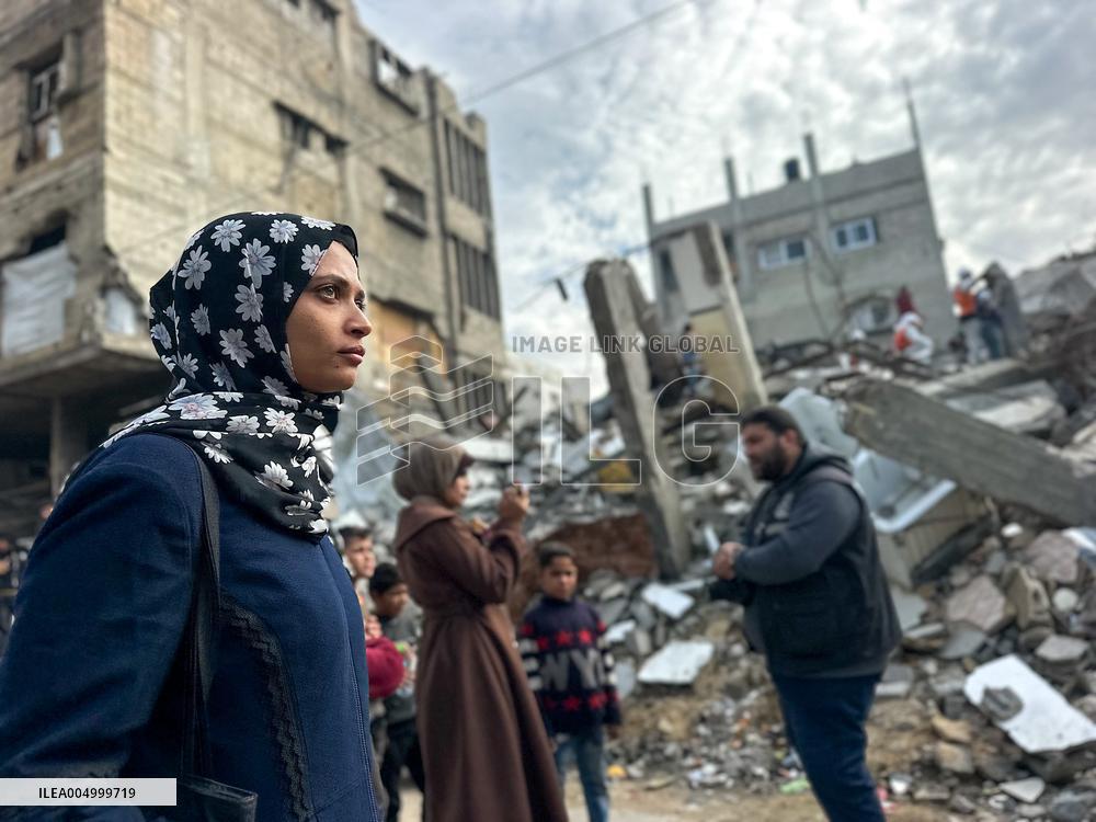 Search Continues for Bodies Under Rubble - Gaza