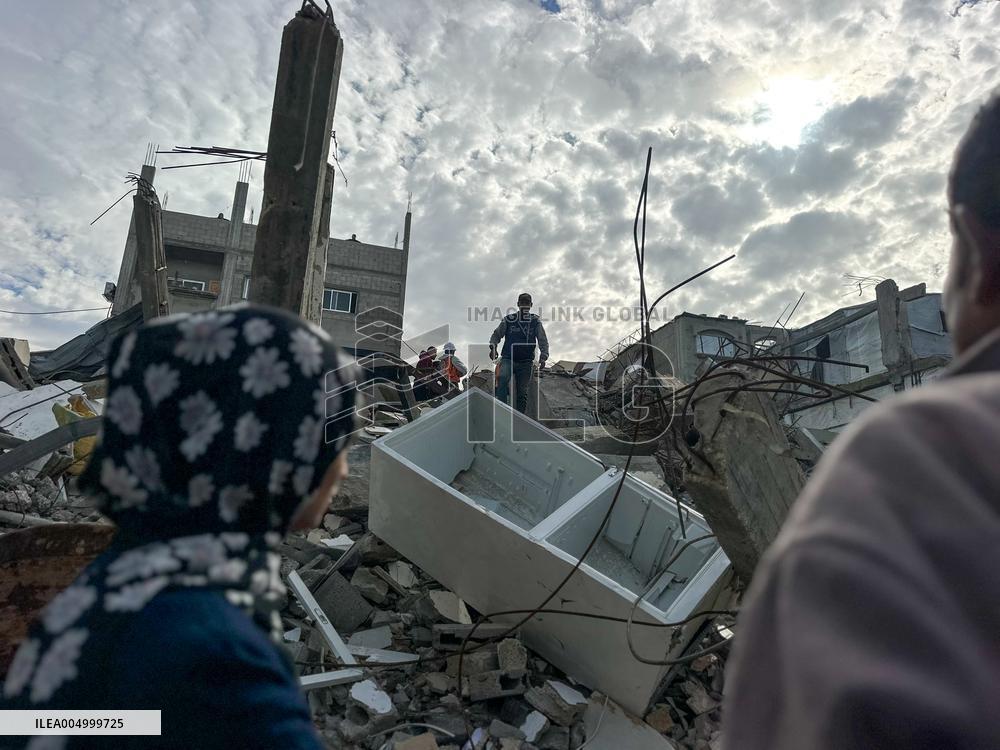 Search Continues for Bodies Under Rubble - Gaza
