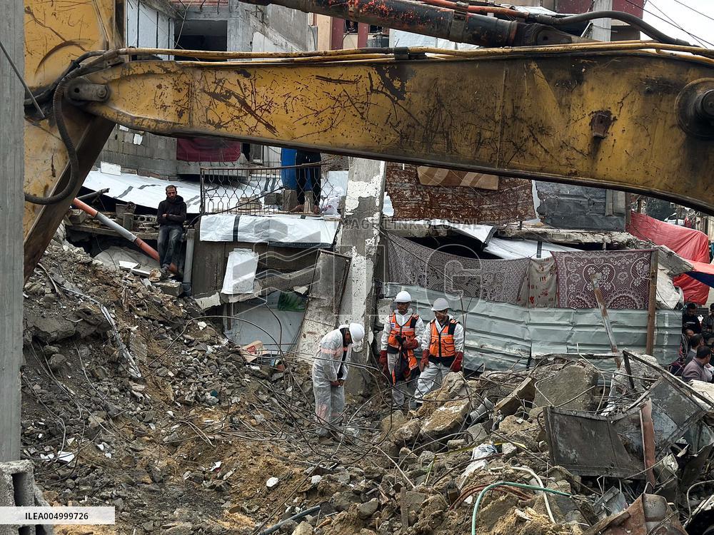 Search Continues for Bodies Under Rubble - Gaza