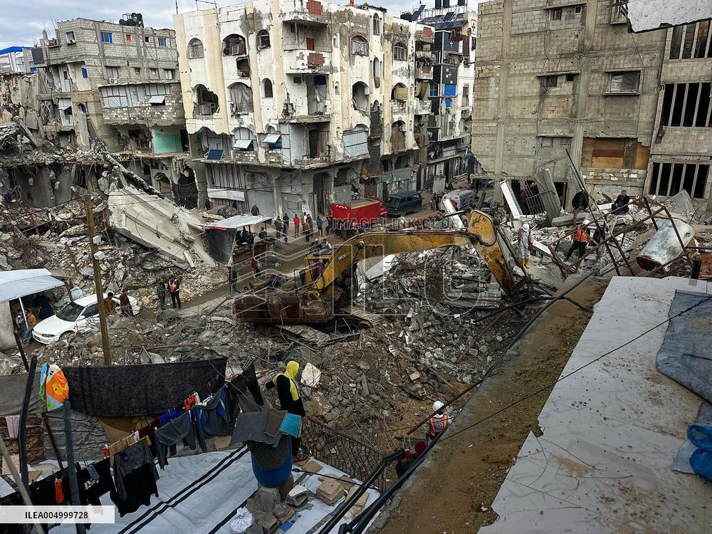 Search Continues for Bodies Under Rubble - Gaza