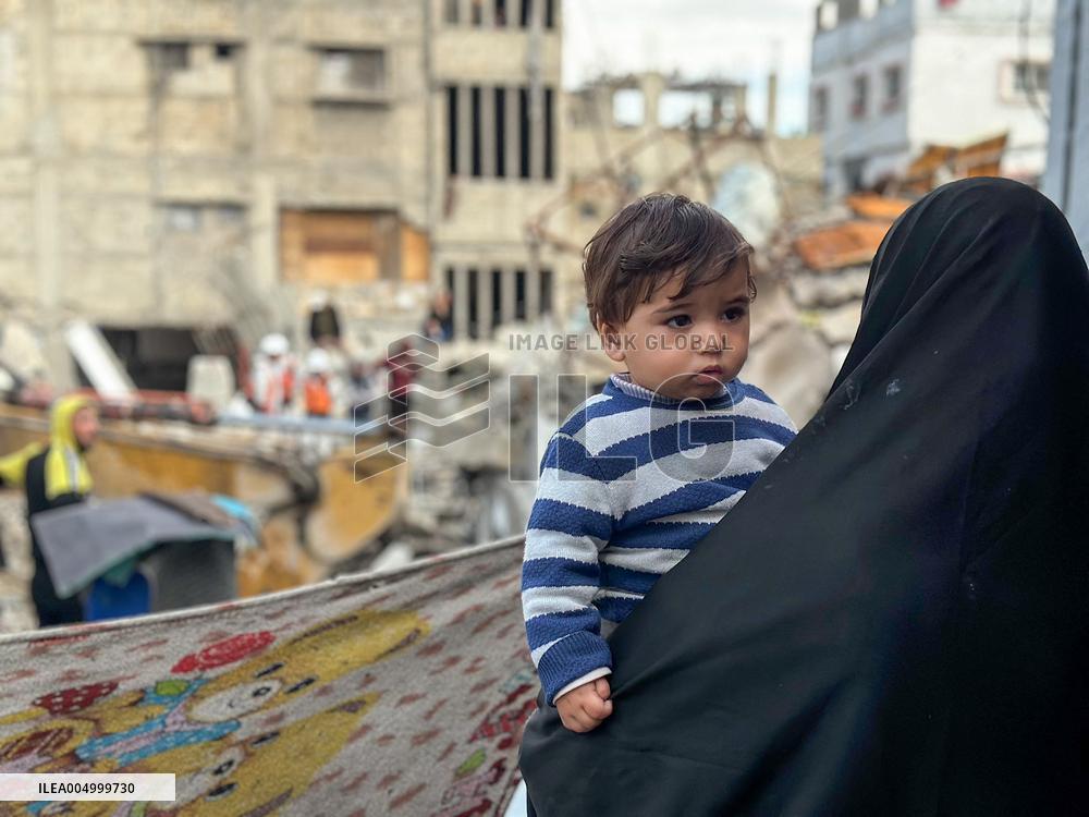 Search Continues for Bodies Under Rubble - Gaza