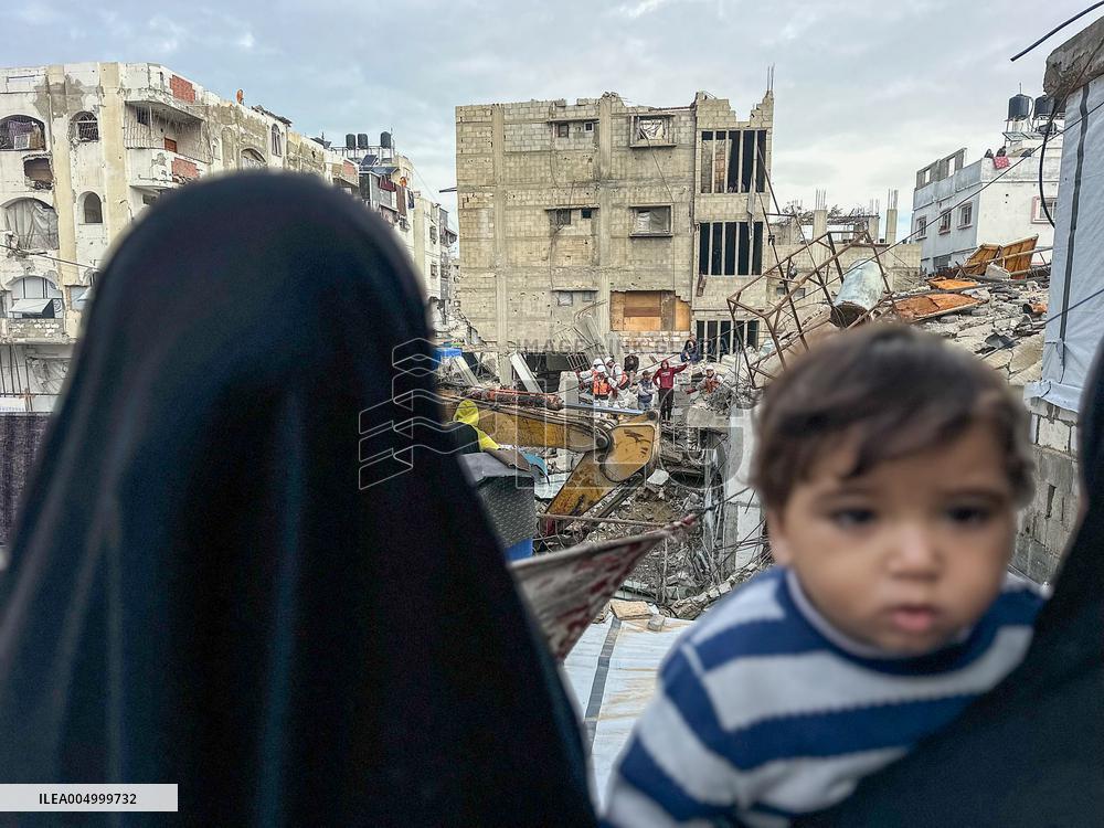 Search Continues for Bodies Under Rubble - Gaza