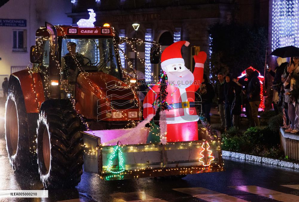 French Farmers Protest in a Christmas-style - Liffre