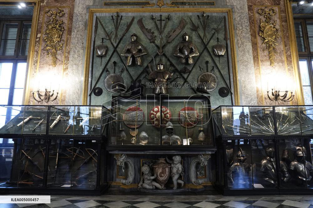 Visit to Galleria Beaumont and Royal Museums - Turin