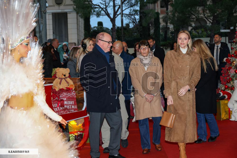 NO TABLOIDS - Princess Charlene and Prince Albert At Show Monaco Sous Les Etoiles - Monaco