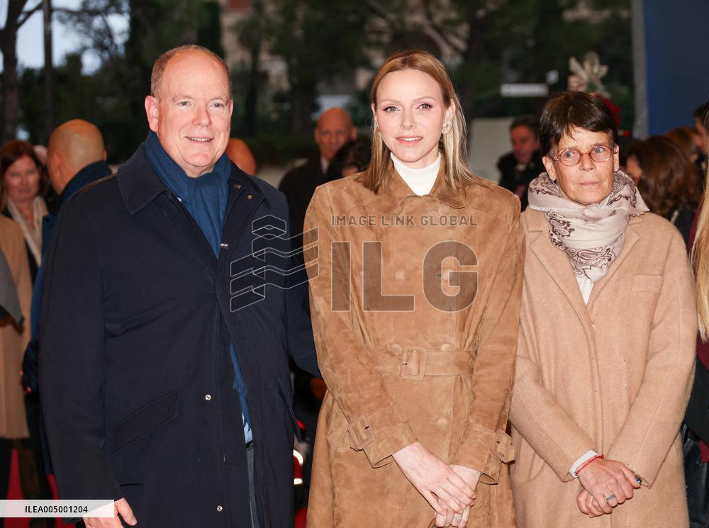 NO TABLOIDS - Princess Charlene and Prince Albert At Show Monaco Sous Les Etoiles - Monaco