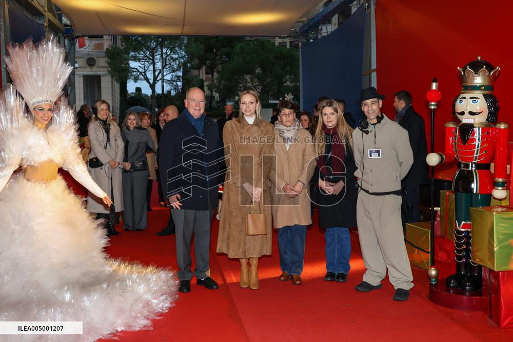 NO TABLOIDS - Princess Charlene and Prince Albert At Show Monaco Sous Les Etoiles - Monaco