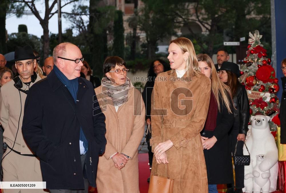 NO TABLOIDS - Princess Charlene and Prince Albert At Show Monaco Sous Les Etoiles - Monaco