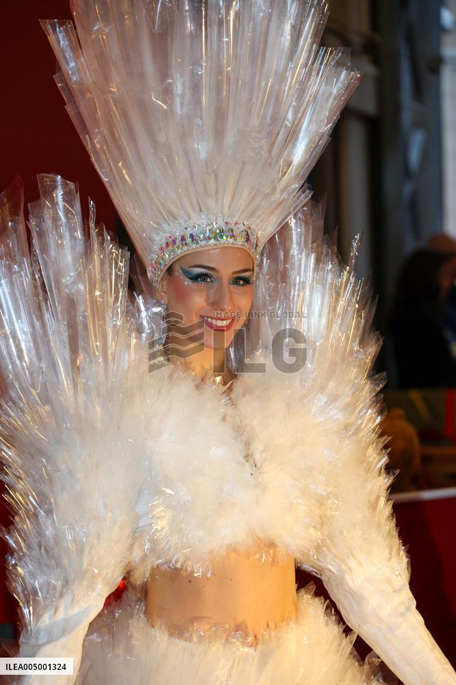 NO TABLOIDS - Princess Charlene and Prince Albert At Show Monaco Sous Les Etoiles - Monaco