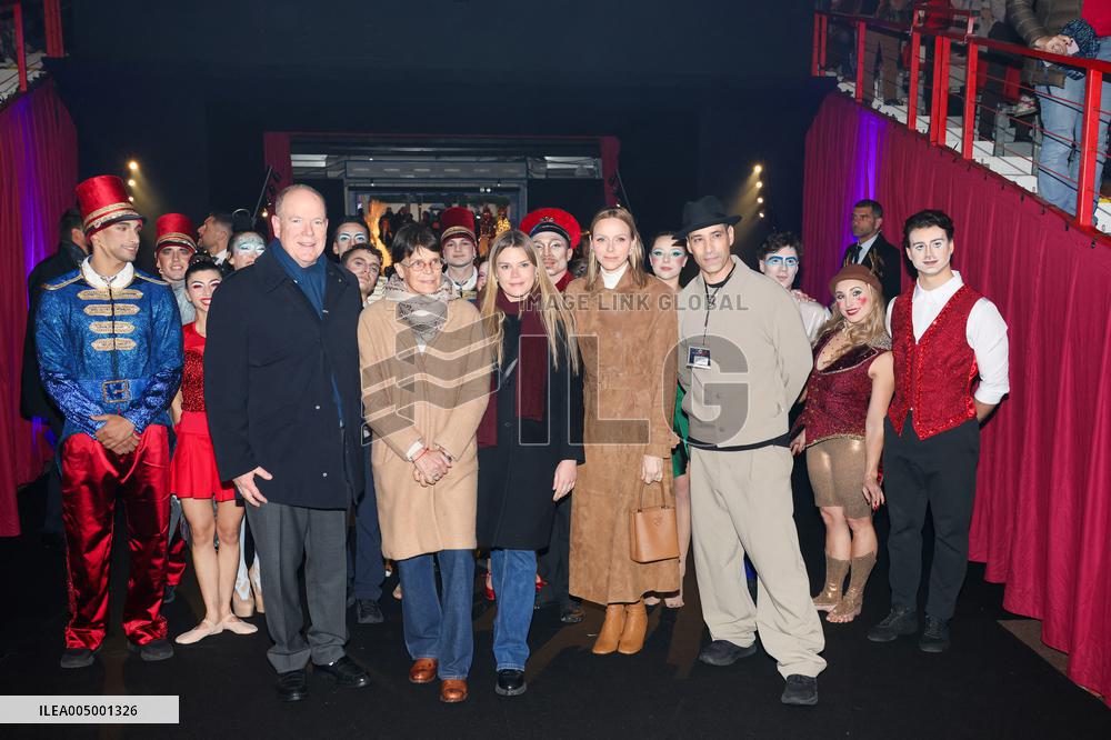 NO TABLOIDS - Princess Charlene and Prince Albert At Show Monaco Sous Les Etoiles - Monaco
