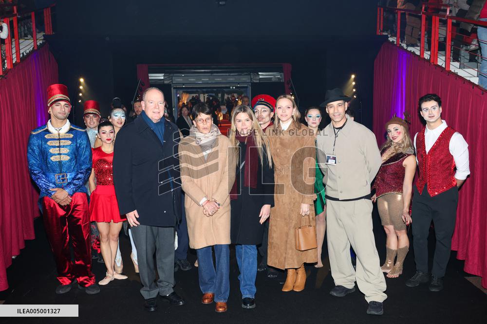 NO TABLOIDS - Princess Charlene and Prince Albert At Show Monaco Sous Les Etoiles - Monaco