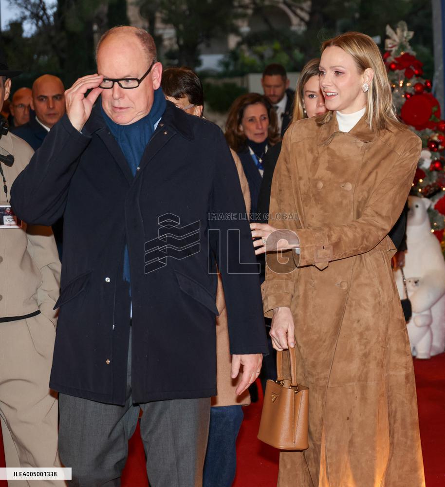NO TABLOIDS - Princess Charlene and Prince Albert At Show Monaco Sous Les Etoiles - Monaco
