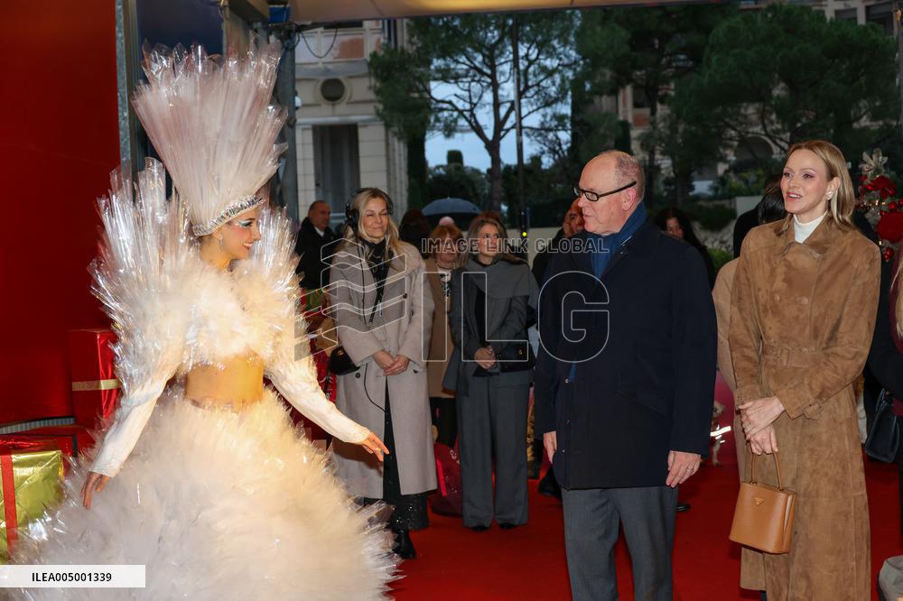 NO TABLOIDS - Princess Charlene and Prince Albert At Show Monaco Sous Les Etoiles - Monaco