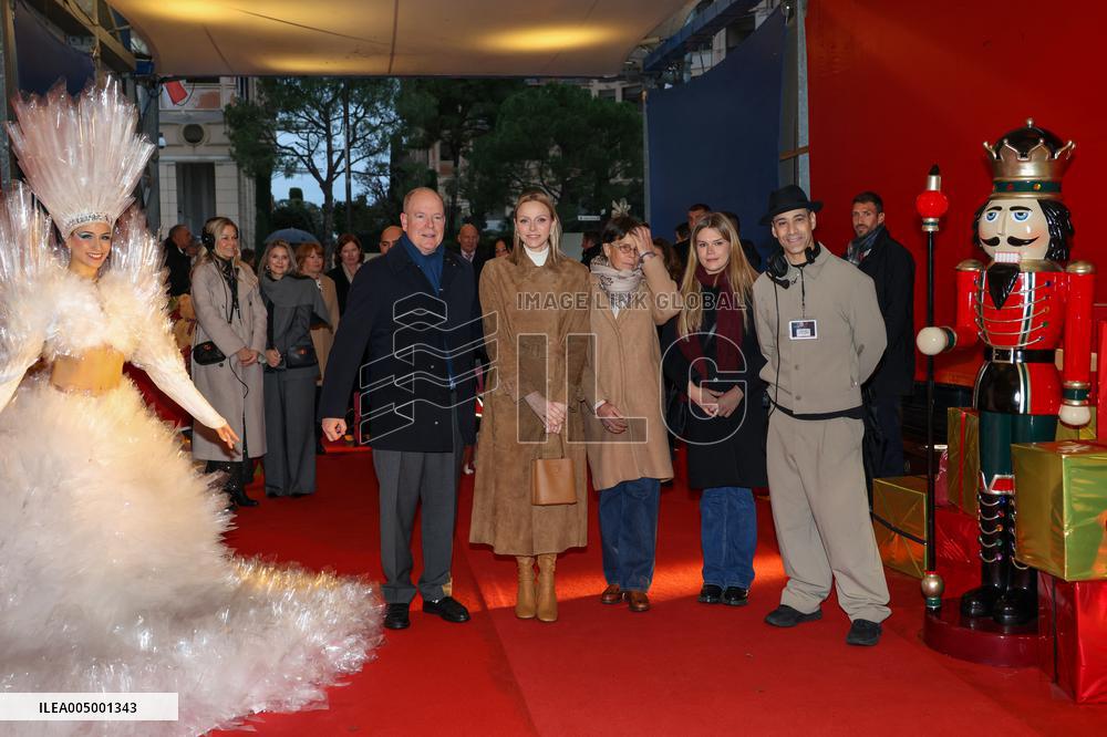 NO TABLOIDS - Princess Charlene and Prince Albert At Show Monaco Sous Les Etoiles - Monaco