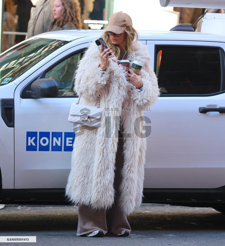 Heidi Klum with her children shopping in New York