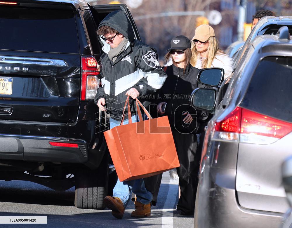 Heidi Klum with her children shopping in New York