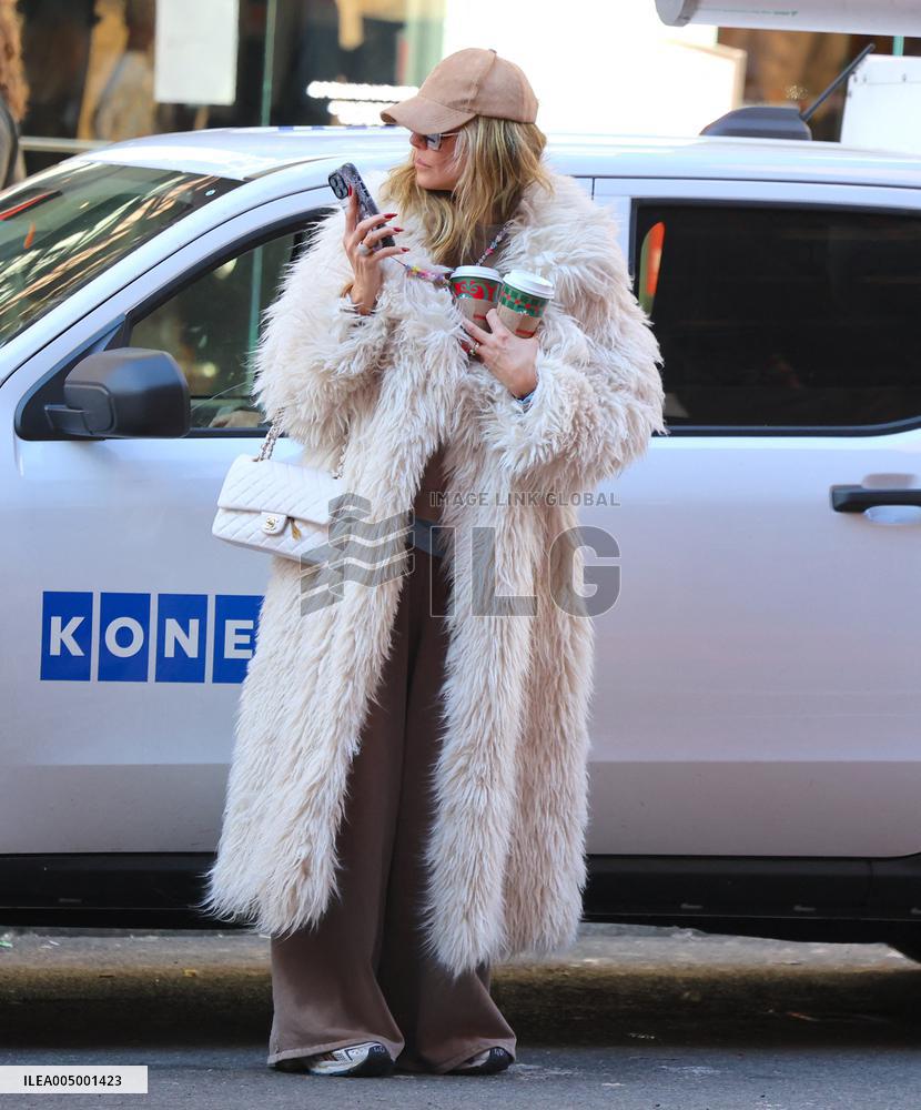 Heidi Klum with her children shopping in New York