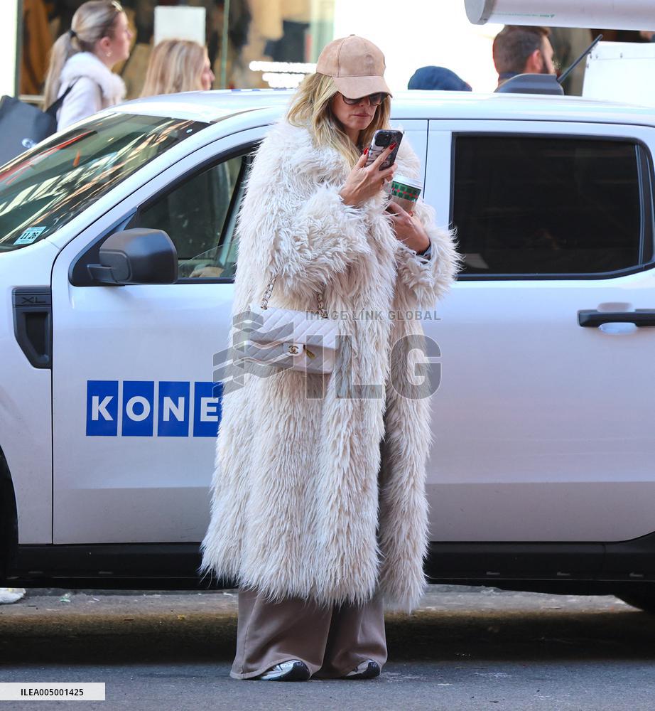 Heidi Klum with her children shopping in New York