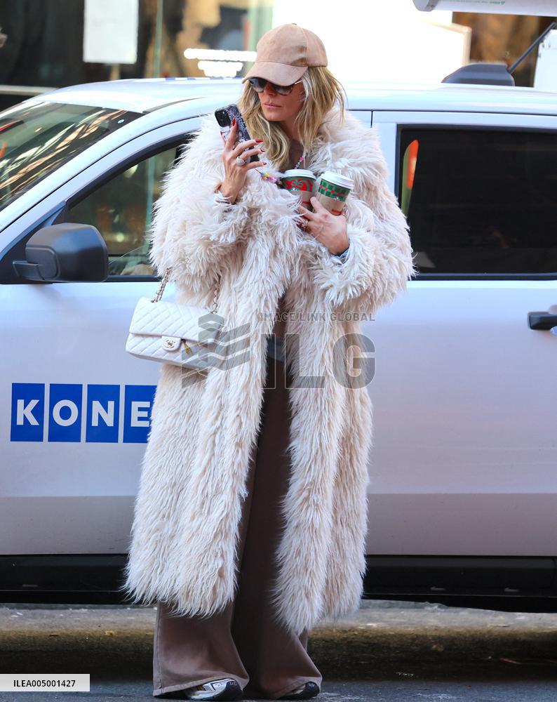 Heidi Klum with her children shopping in New York
