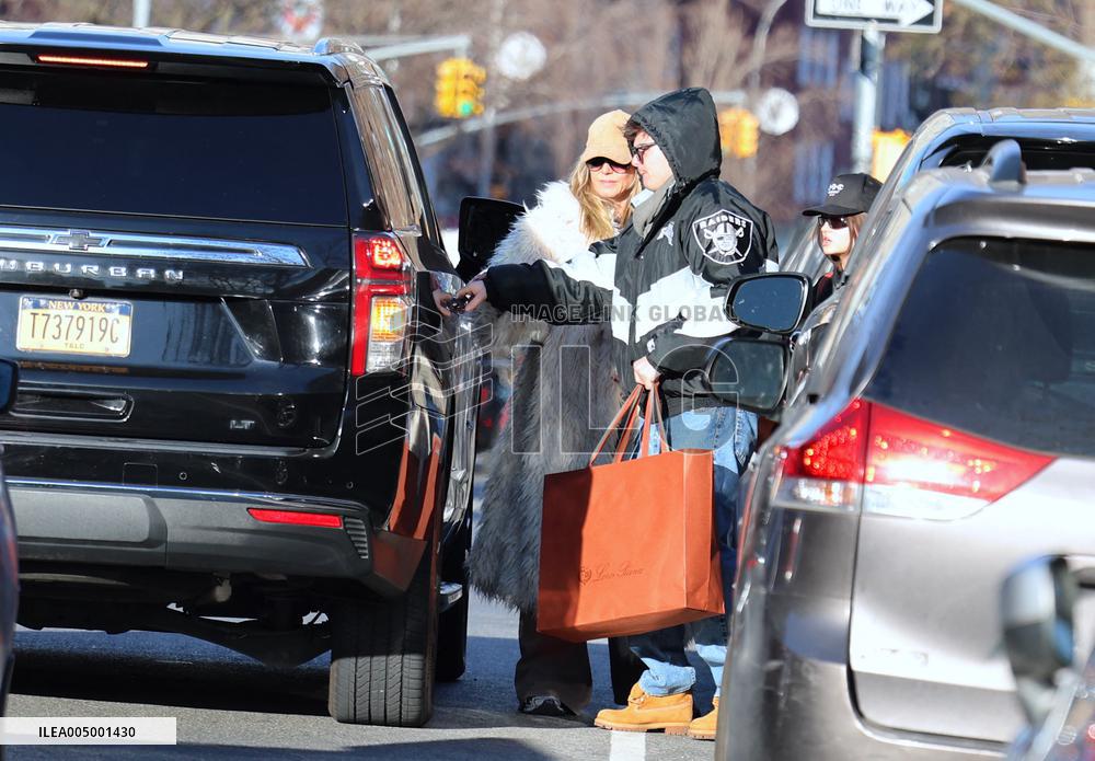 Heidi Klum with her children shopping in New York