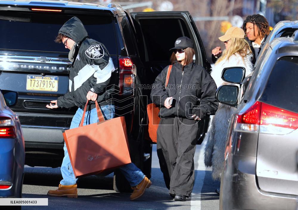 Heidi Klum with her children shopping in New York