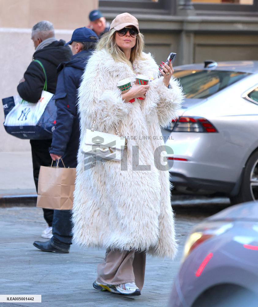 Heidi Klum with her children shopping in New York