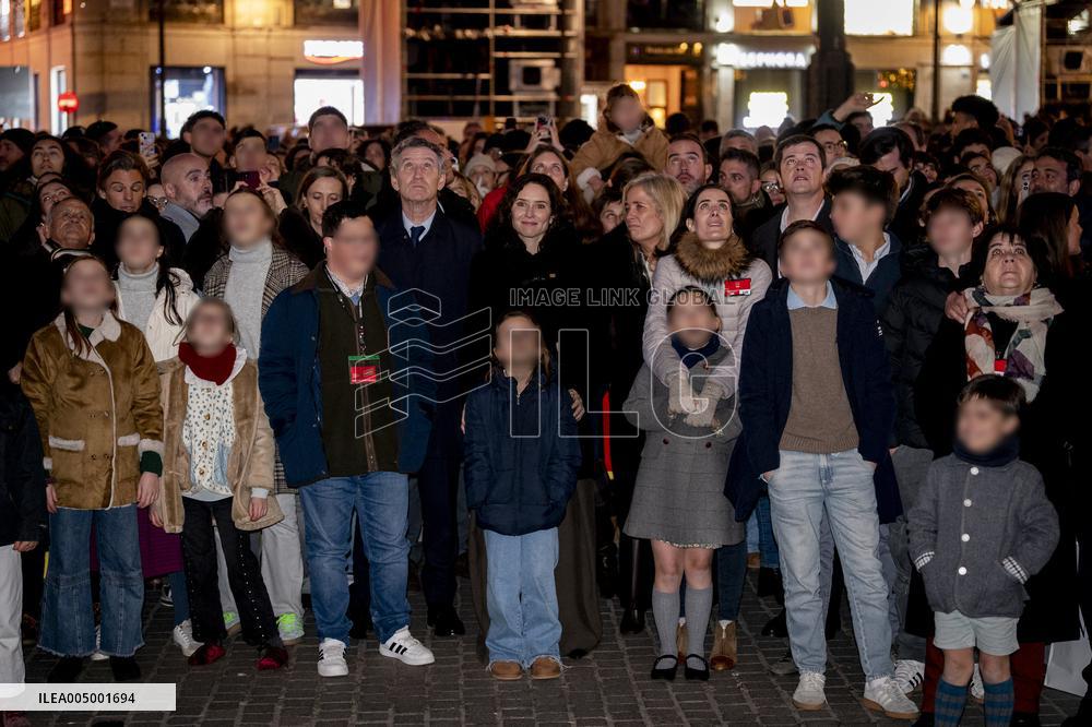 Hakuna Group Music Performs Christmas Carols - Madrid