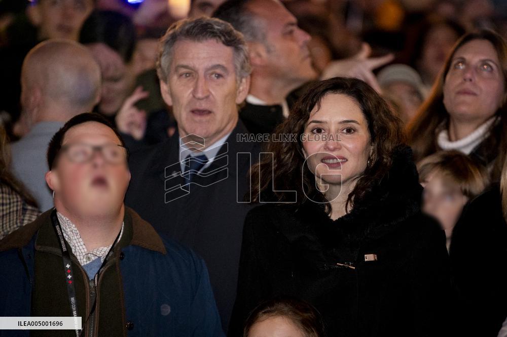 Hakuna Group Music Performs Christmas Carols - Madrid