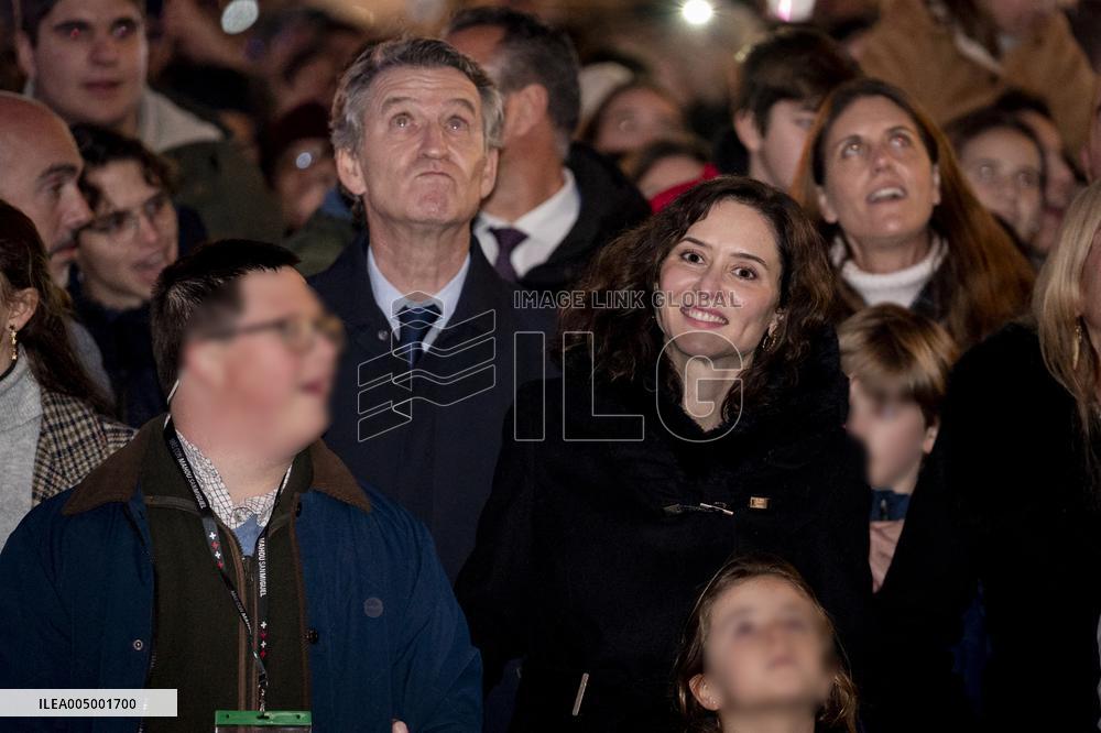 Hakuna Group Music Performs Christmas Carols - Madrid